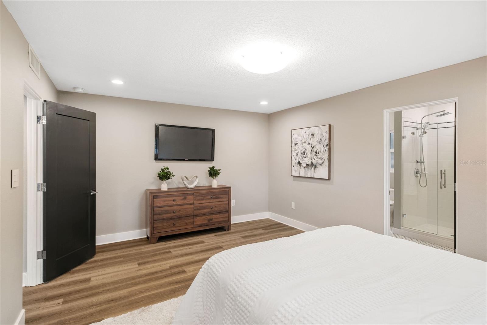 Image 13 of 29 For 1213 Lindenwood Lane