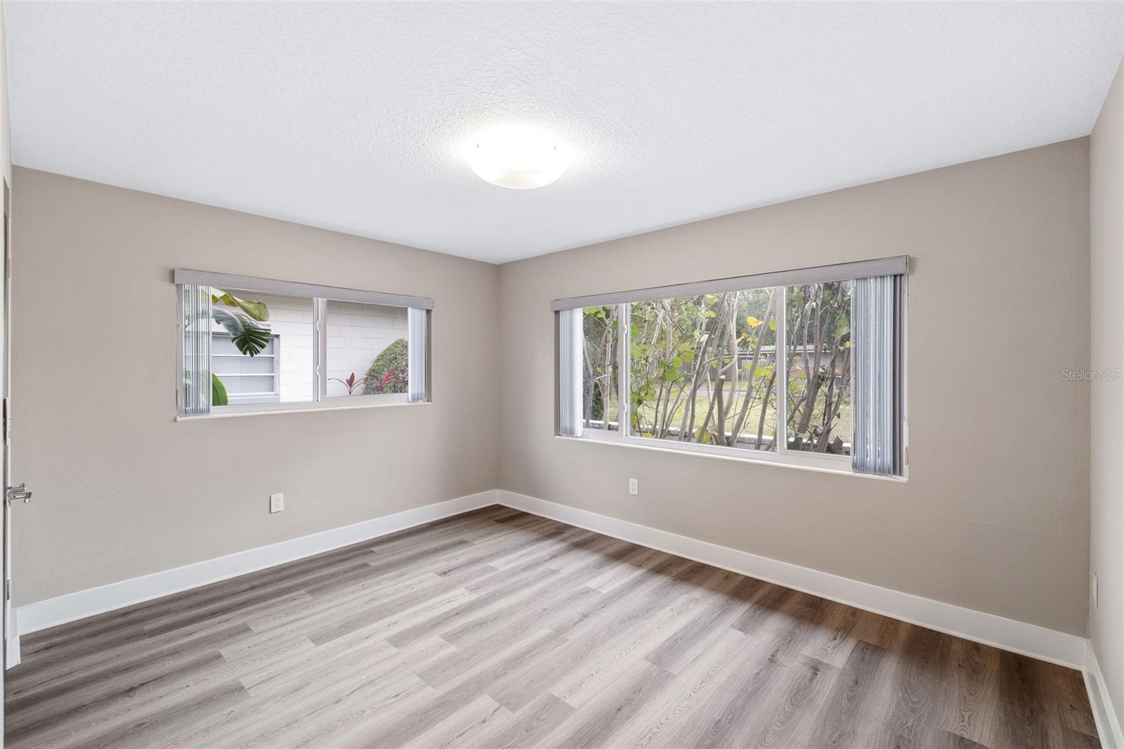 Image 18 of 29 For 1213 Lindenwood Lane