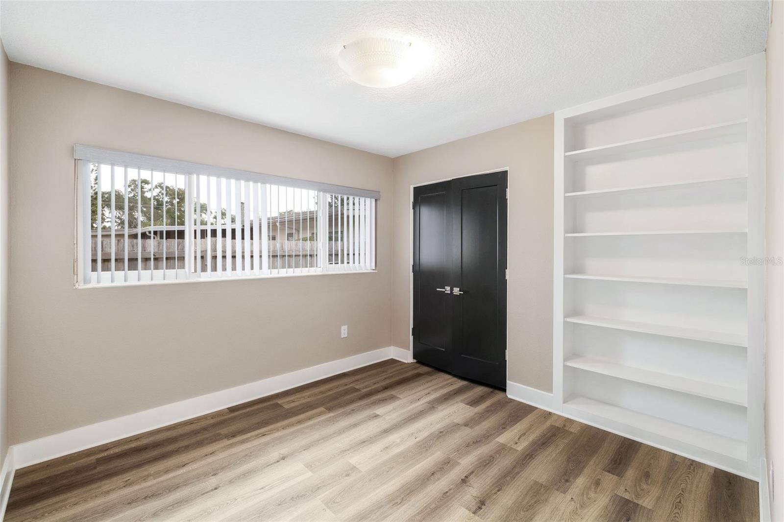 Image 19 of 29 For 1213 Lindenwood Lane