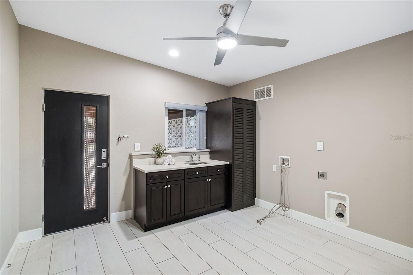 Image 20 of 29 For 1213 Lindenwood Lane