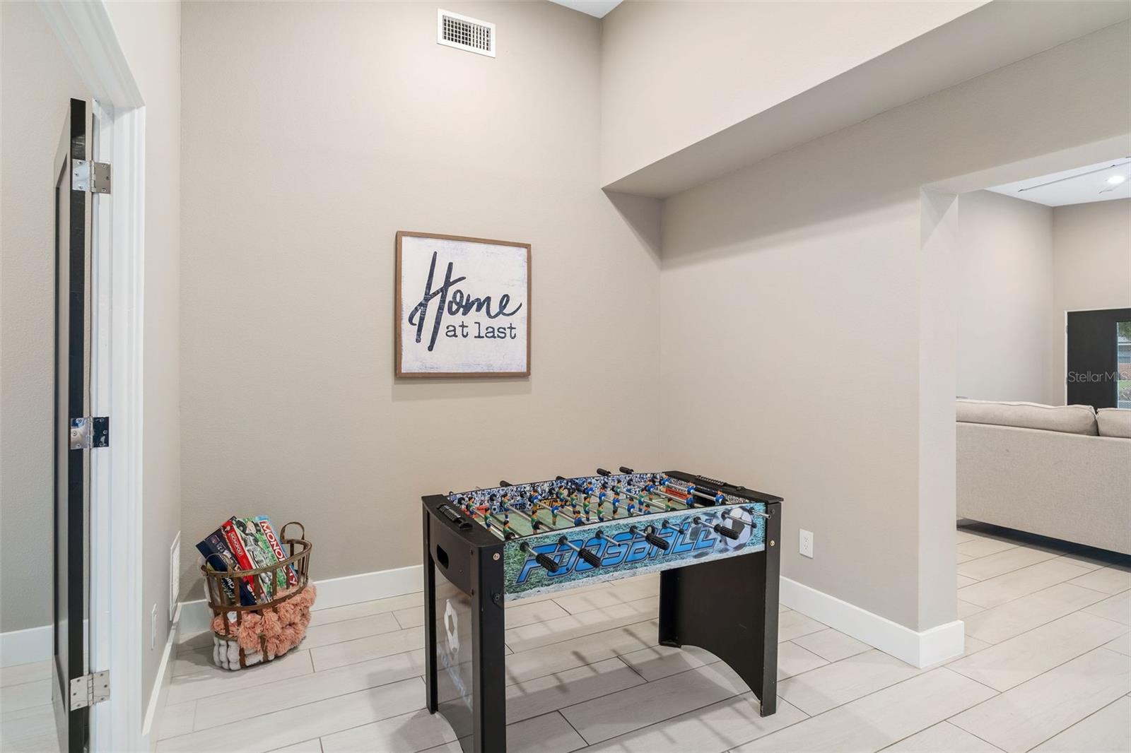 Image 26 of 29 For 1213 Lindenwood Lane