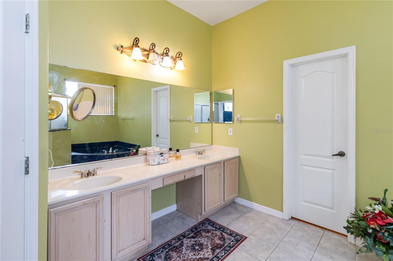 Image 24 of 52 For 12134 Shadowbrook Lane