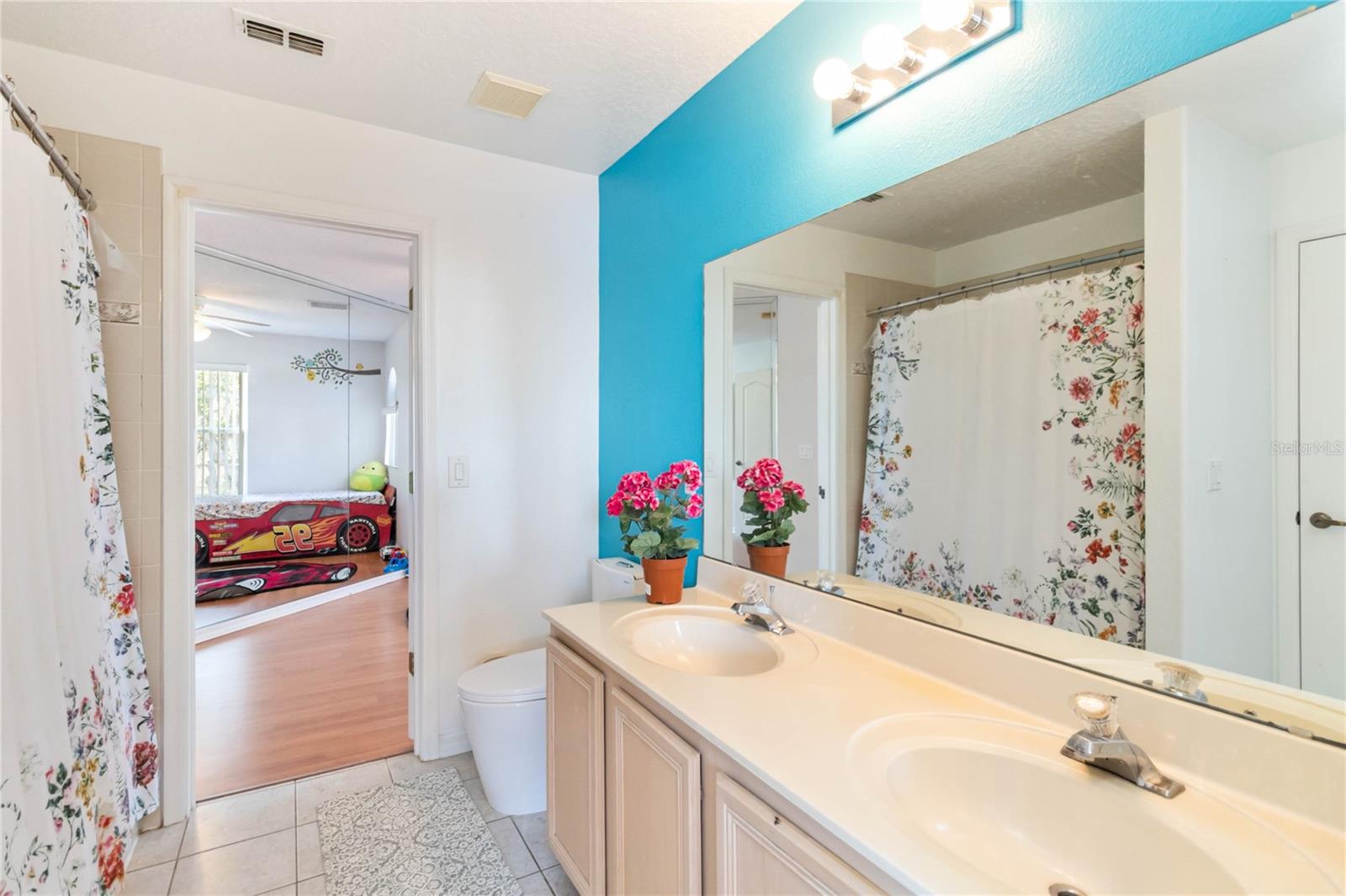 Image 37 of 52 For 12134 Shadowbrook Lane