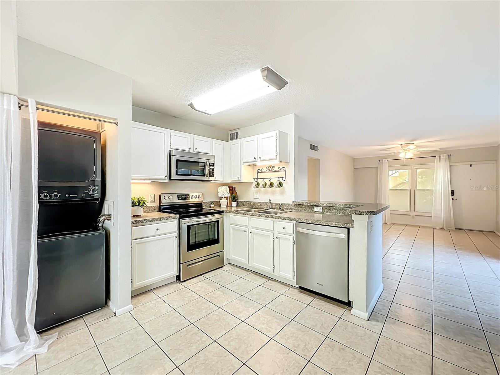 Image 18 of 50 For 1100 Delaney Avenue E15