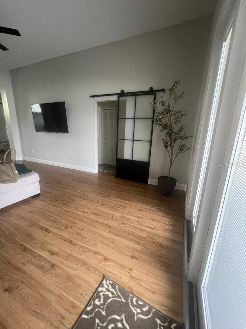 Image 5 of 6 For 1022 Beckstrom Drive