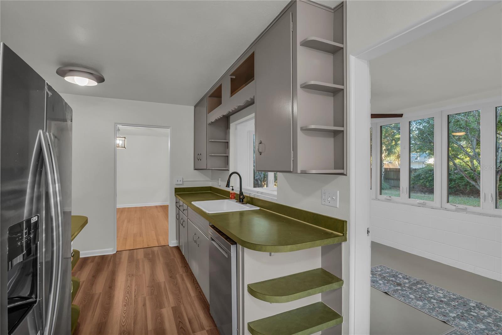 Image 10 of 34 For 1434 Roosevelt Street