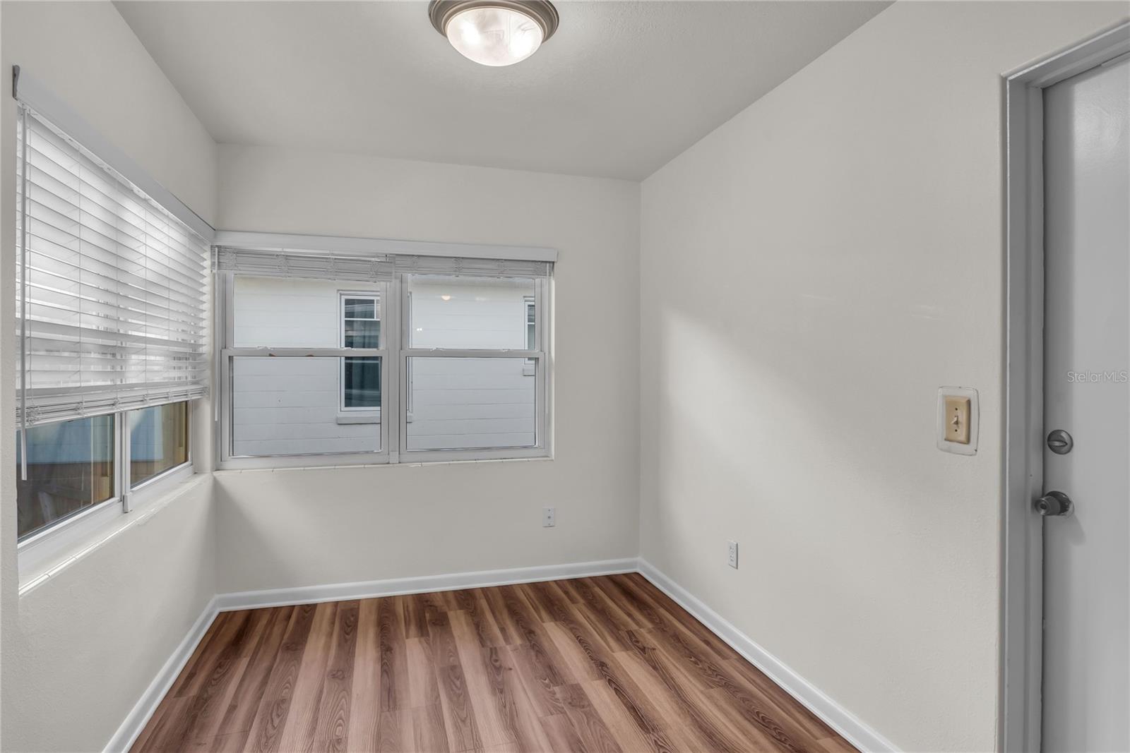 Image 11 of 34 For 1434 Roosevelt Street