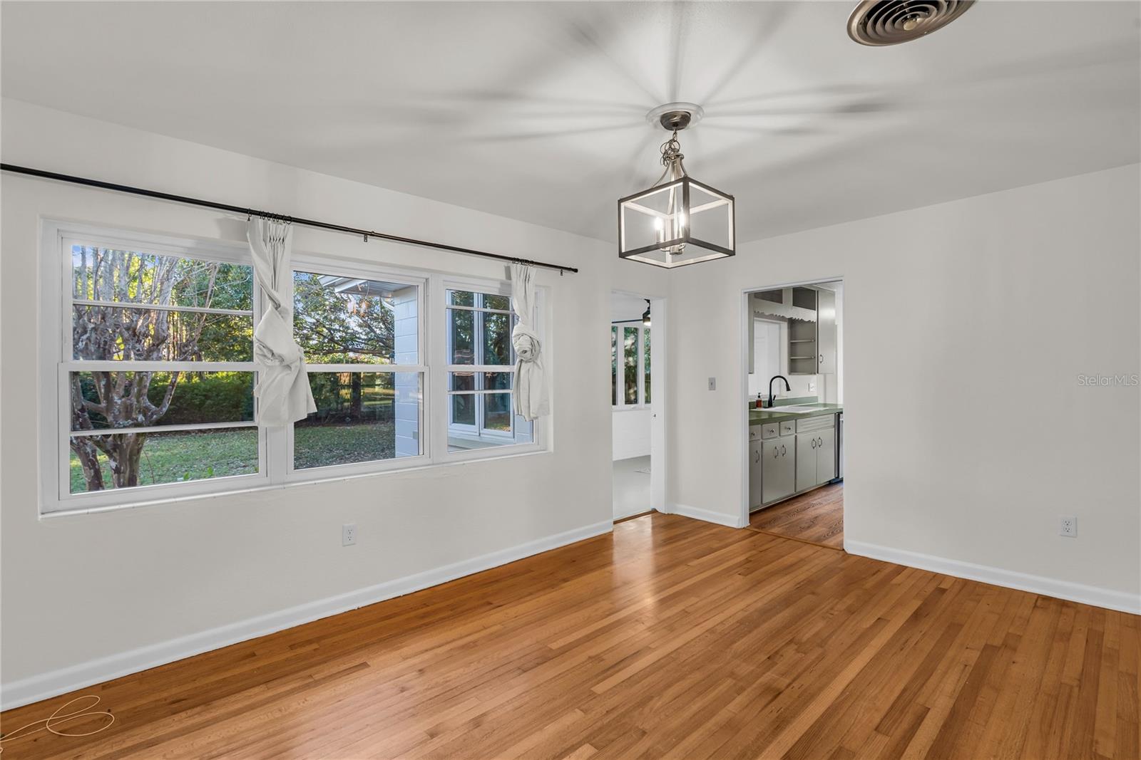 Image 16 of 34 For 1434 Roosevelt Street