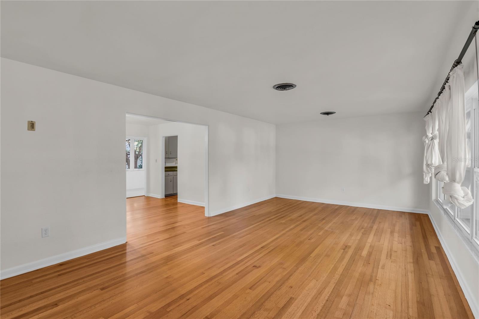 Image 19 of 34 For 1434 Roosevelt Street