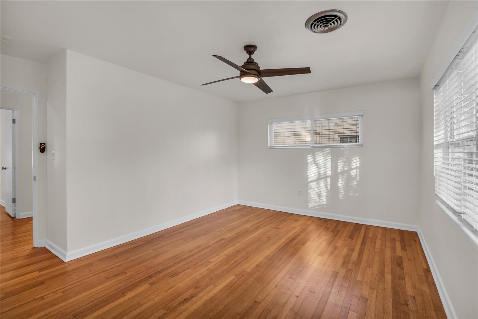 Image 24 of 34 For 1434 Roosevelt Street