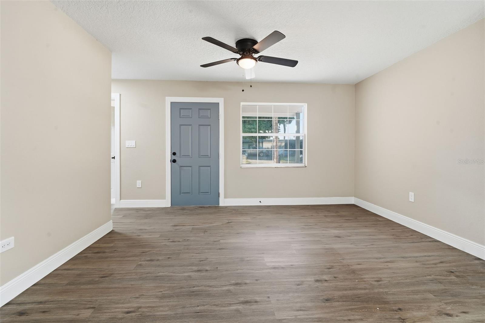 Image 12 of 52 For 843 Forester Avenue