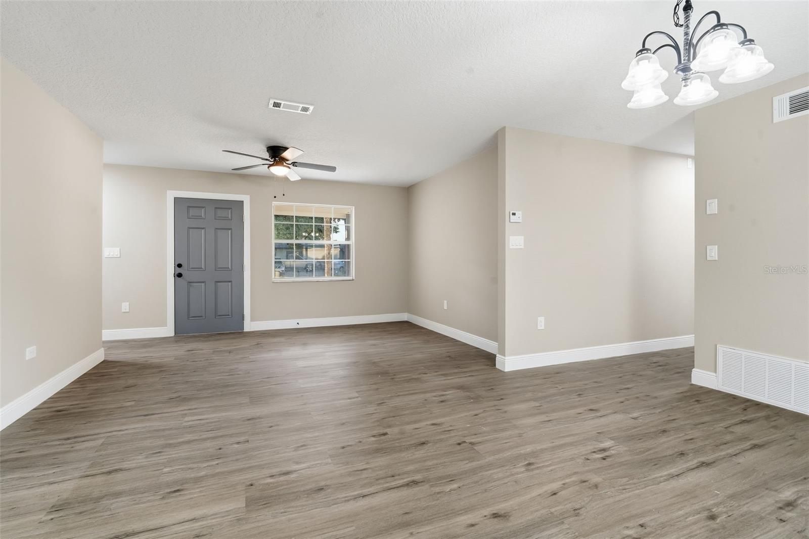 Image 13 of 52 For 843 Forester Avenue