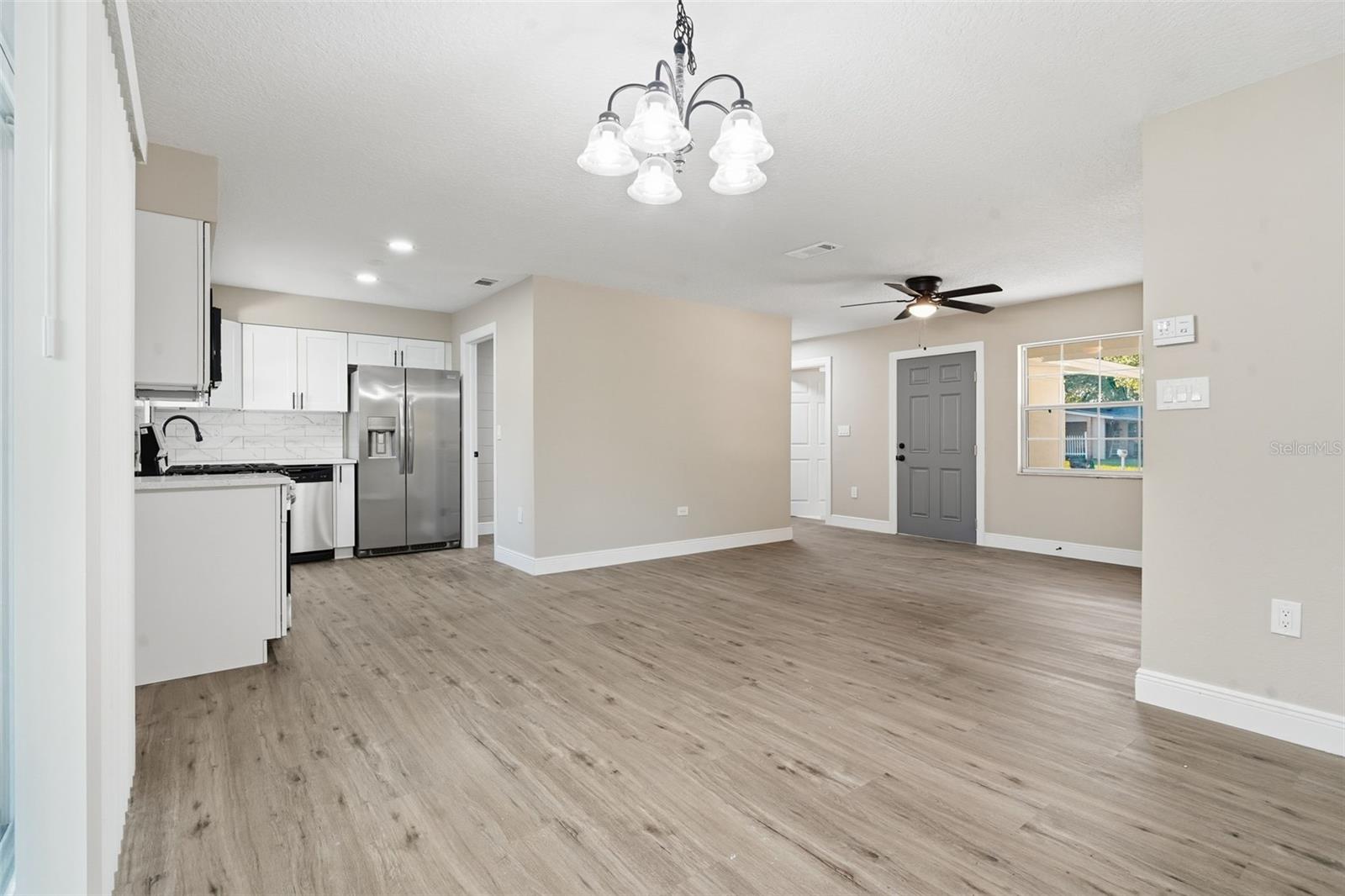 Image 19 of 52 For 843 Forester Avenue