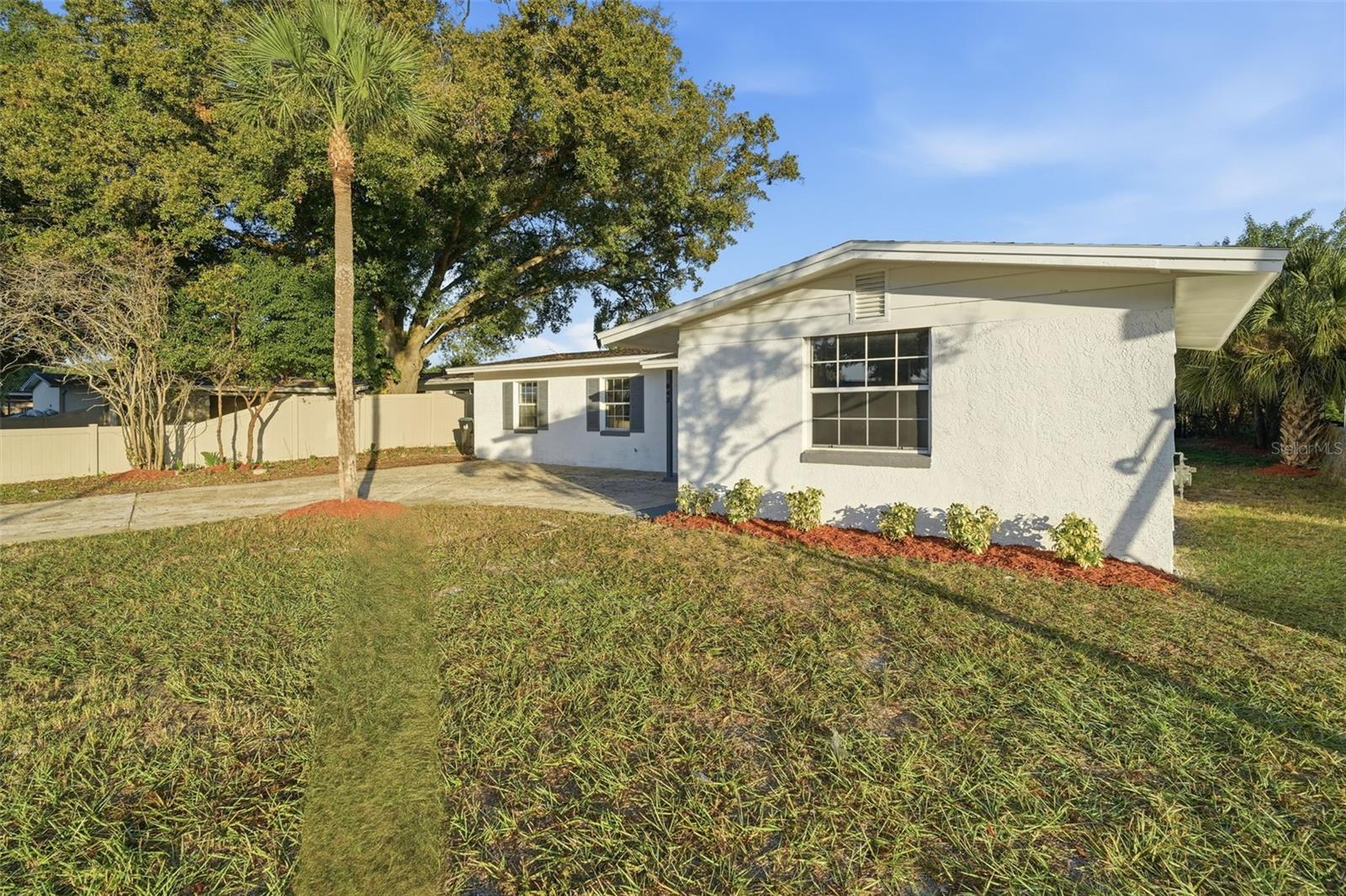 Image 3 of 52 For 843 Forester Avenue