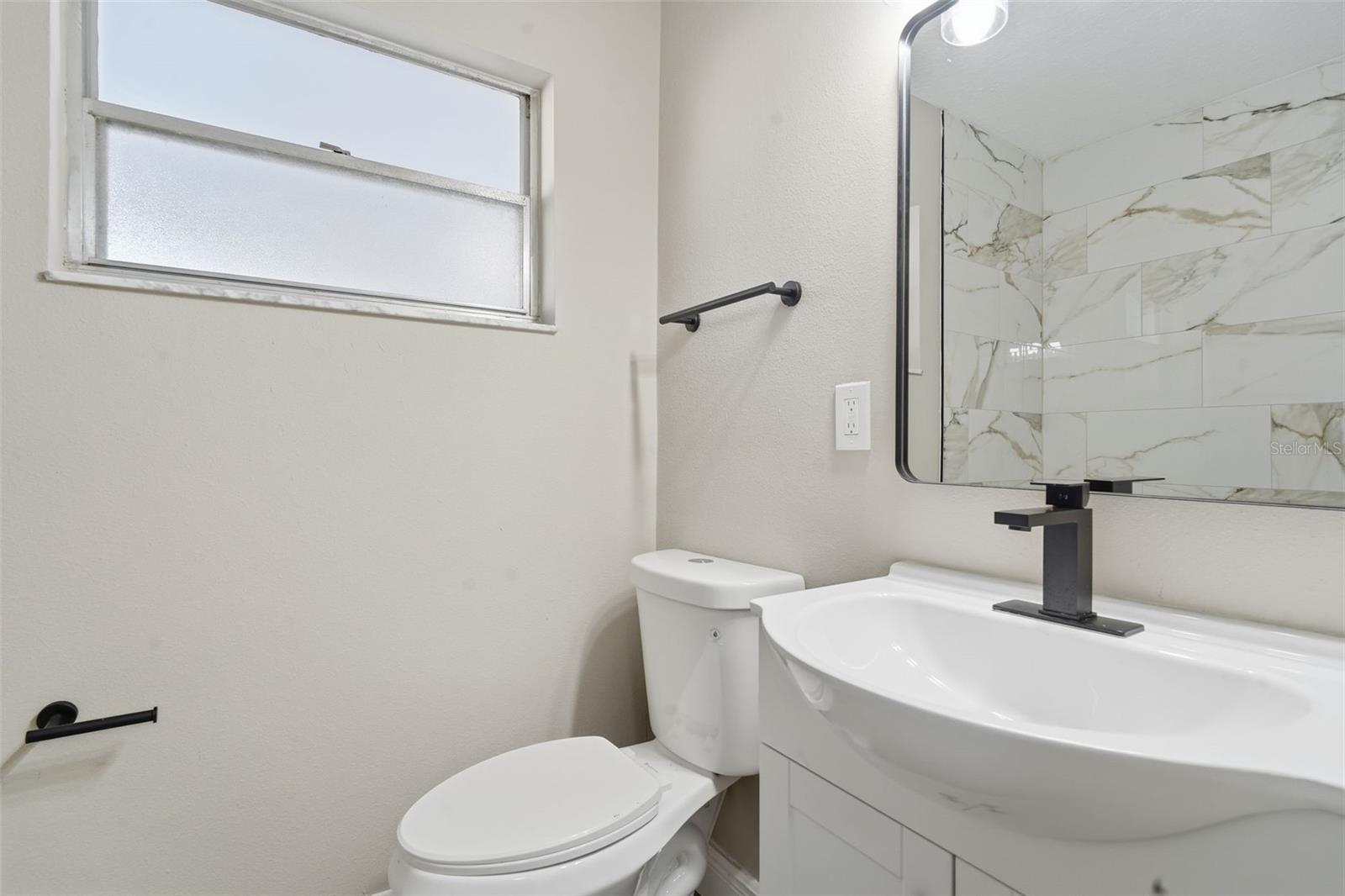 Image 30 of 52 For 843 Forester Avenue