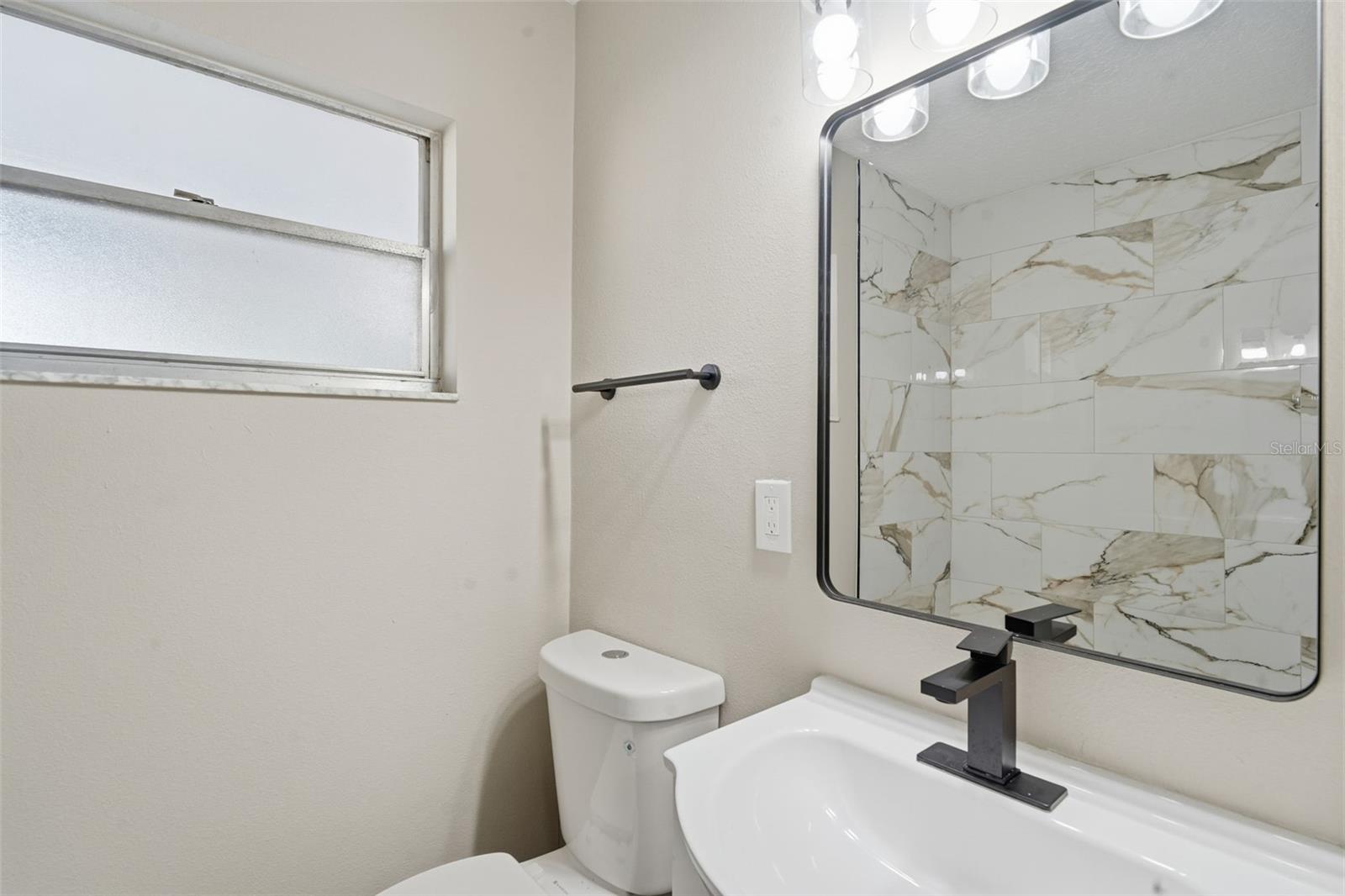 Image 31 of 52 For 843 Forester Avenue