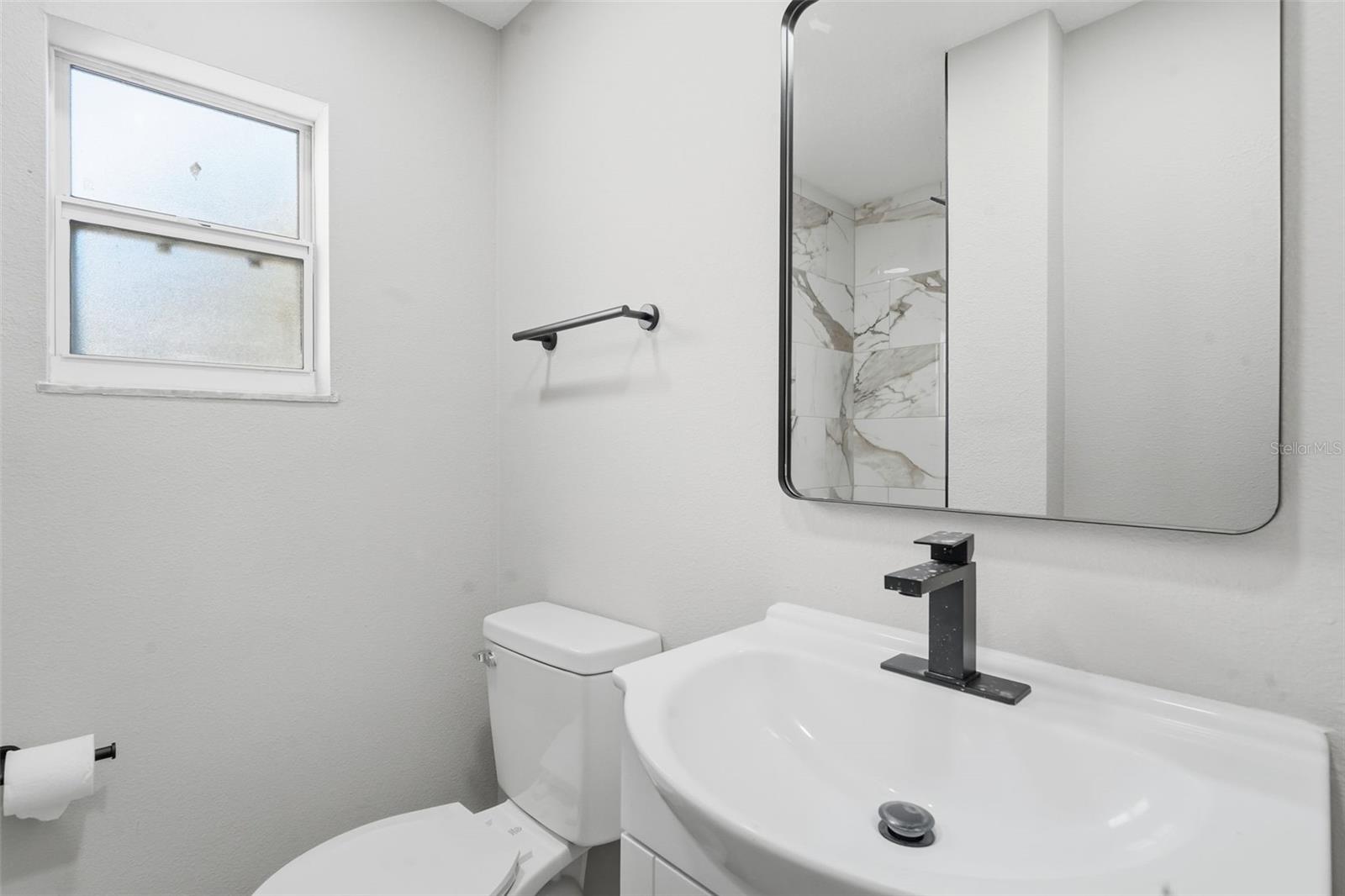 Image 32 of 52 For 843 Forester Avenue