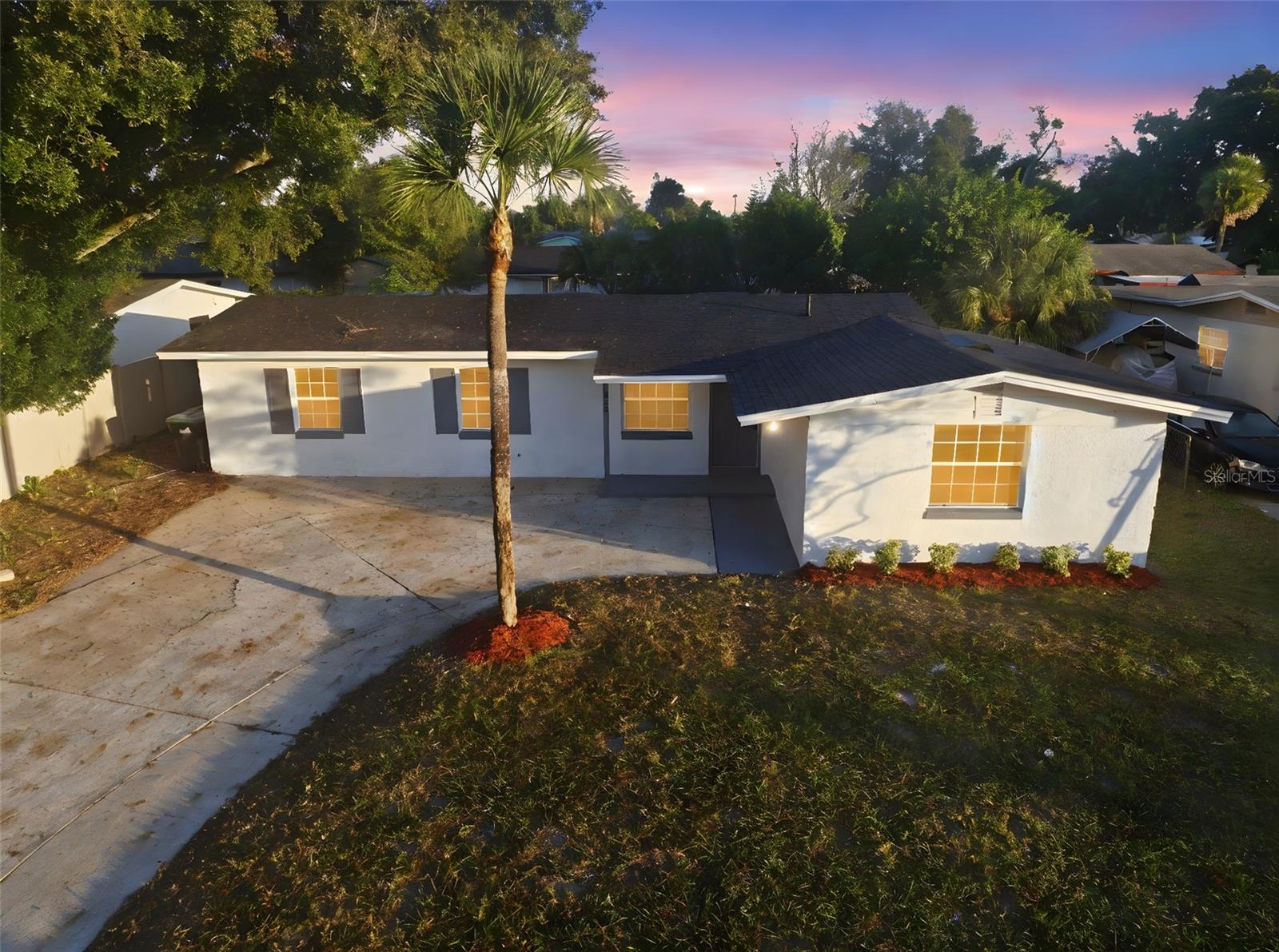 Image 4 of 52 For 843 Forester Avenue