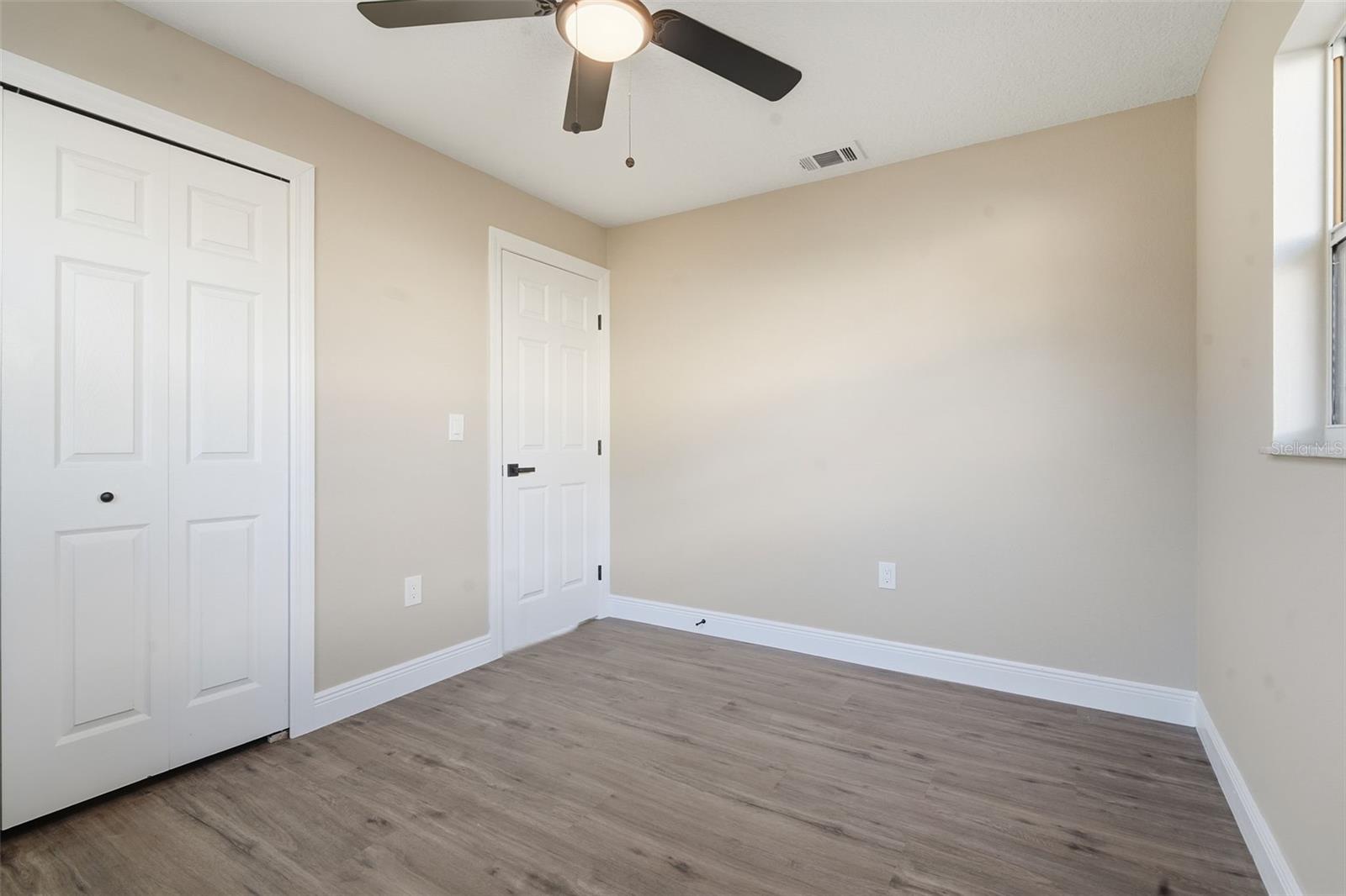 Image 40 of 52 For 843 Forester Avenue