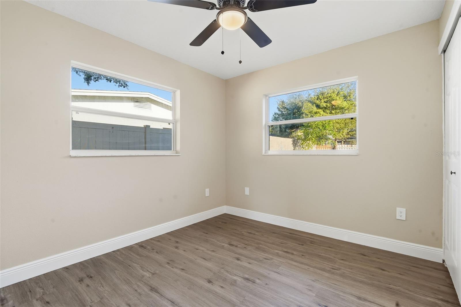 Image 41 of 52 For 843 Forester Avenue