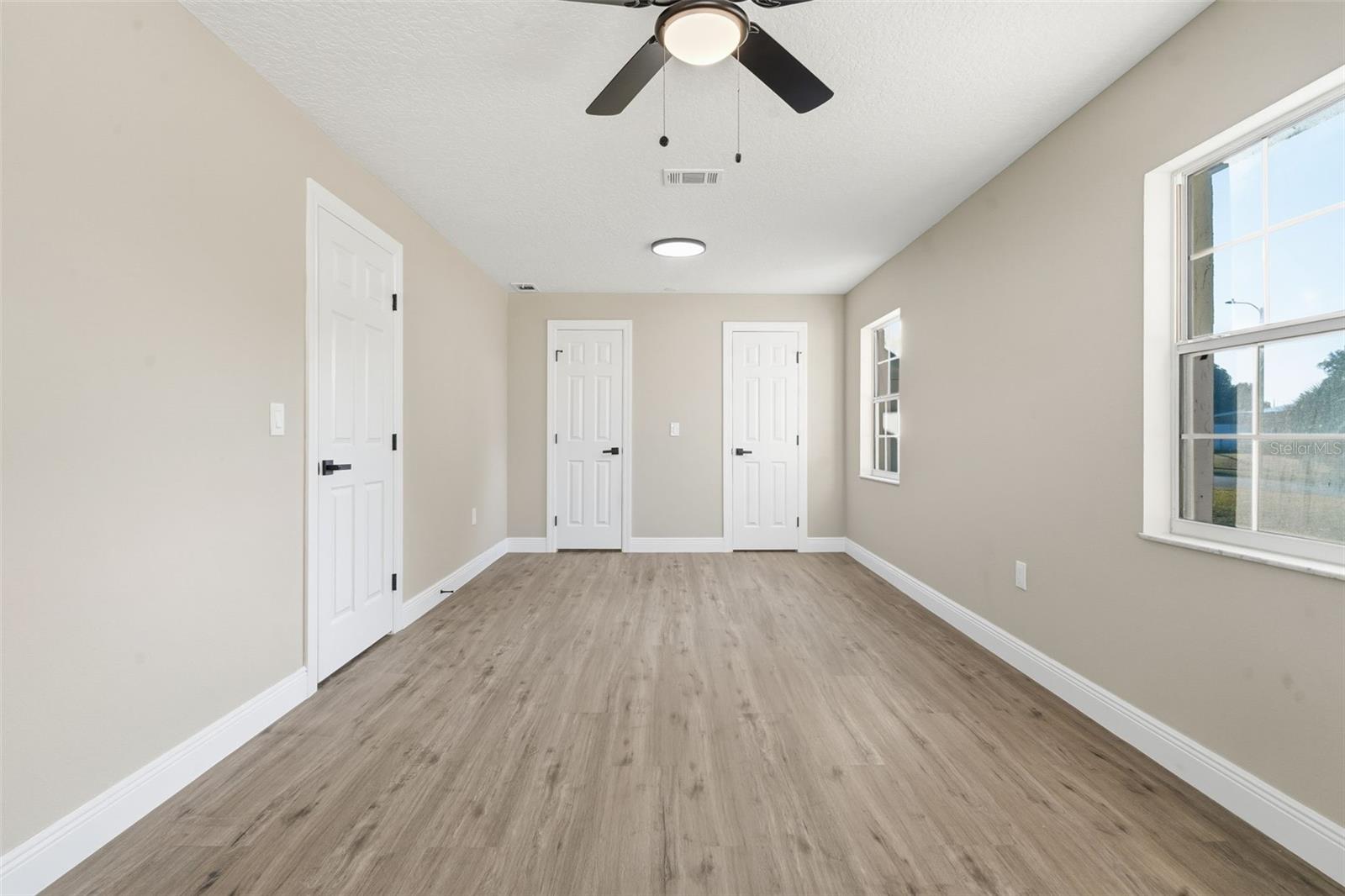 Image 43 of 52 For 843 Forester Avenue