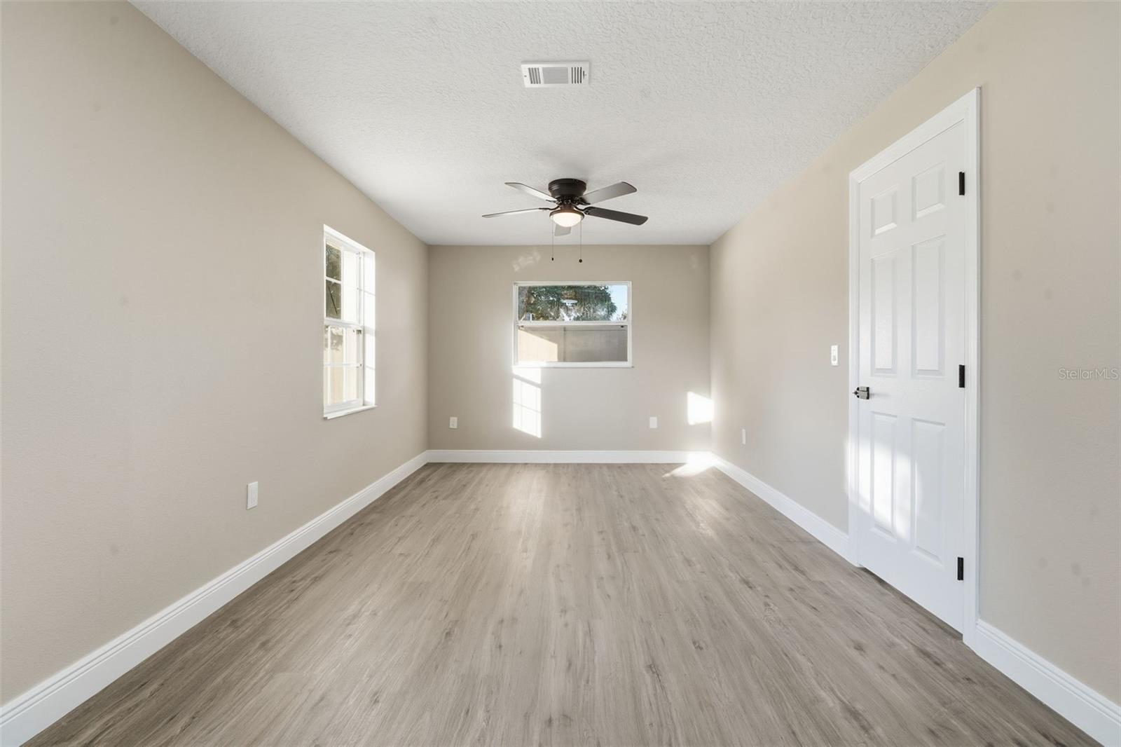 Image 46 of 52 For 843 Forester Avenue