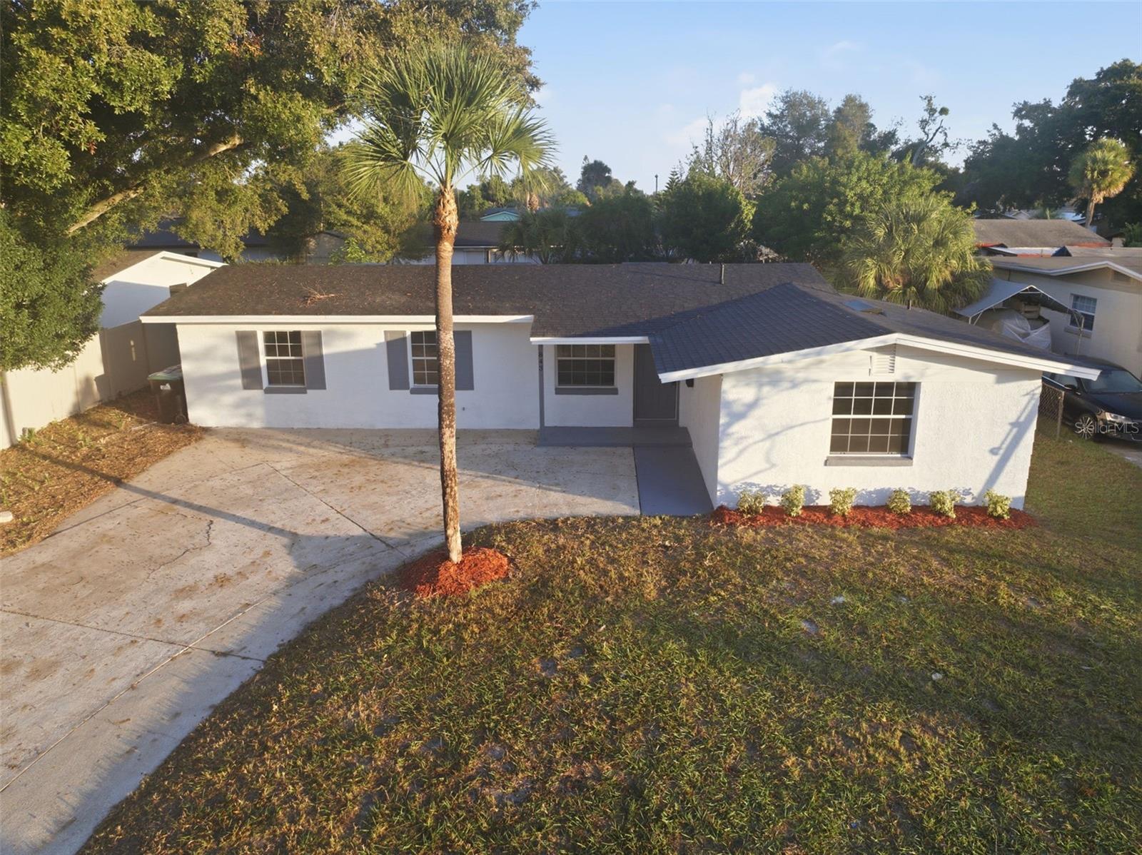 Image 5 of 52 For 843 Forester Avenue