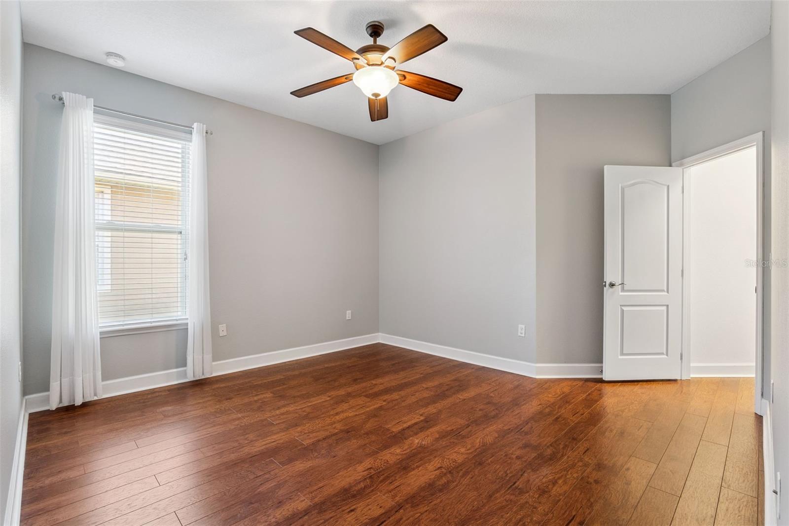 Image 32 of 56 For 1631 Victoria Gardens Drive