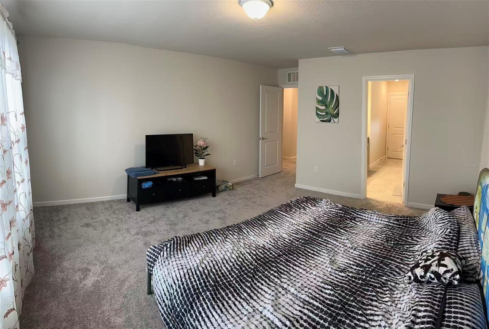 Image 17 of 29 For 2102 Charming Avenue