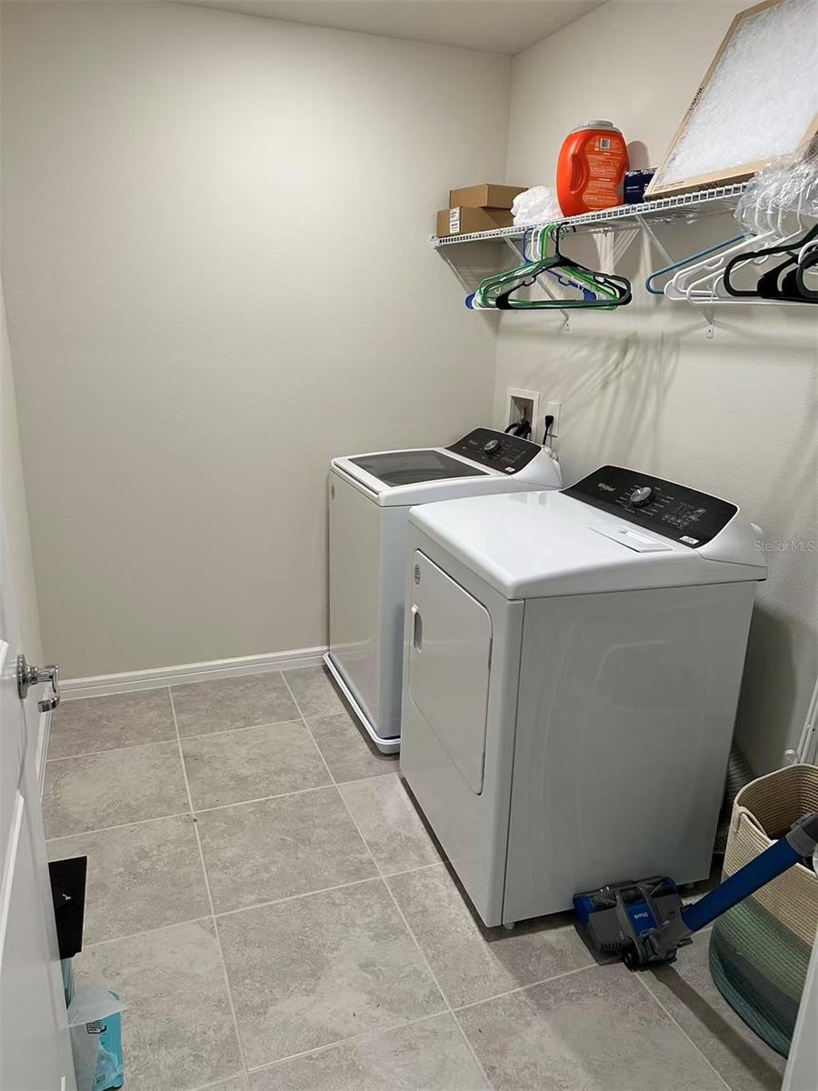 Image 20 of 29 For 2102 Charming Avenue