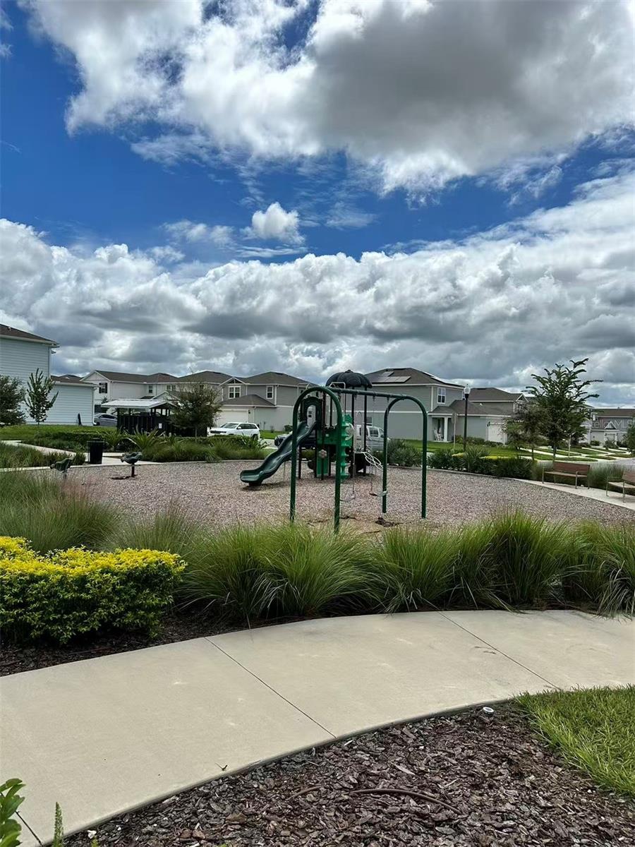 Image 26 of 29 For 2102 Charming Avenue