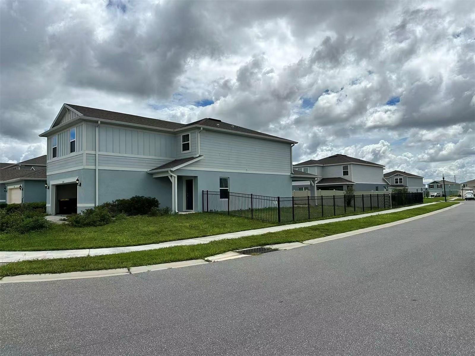 Image 28 of 29 For 2102 Charming Avenue