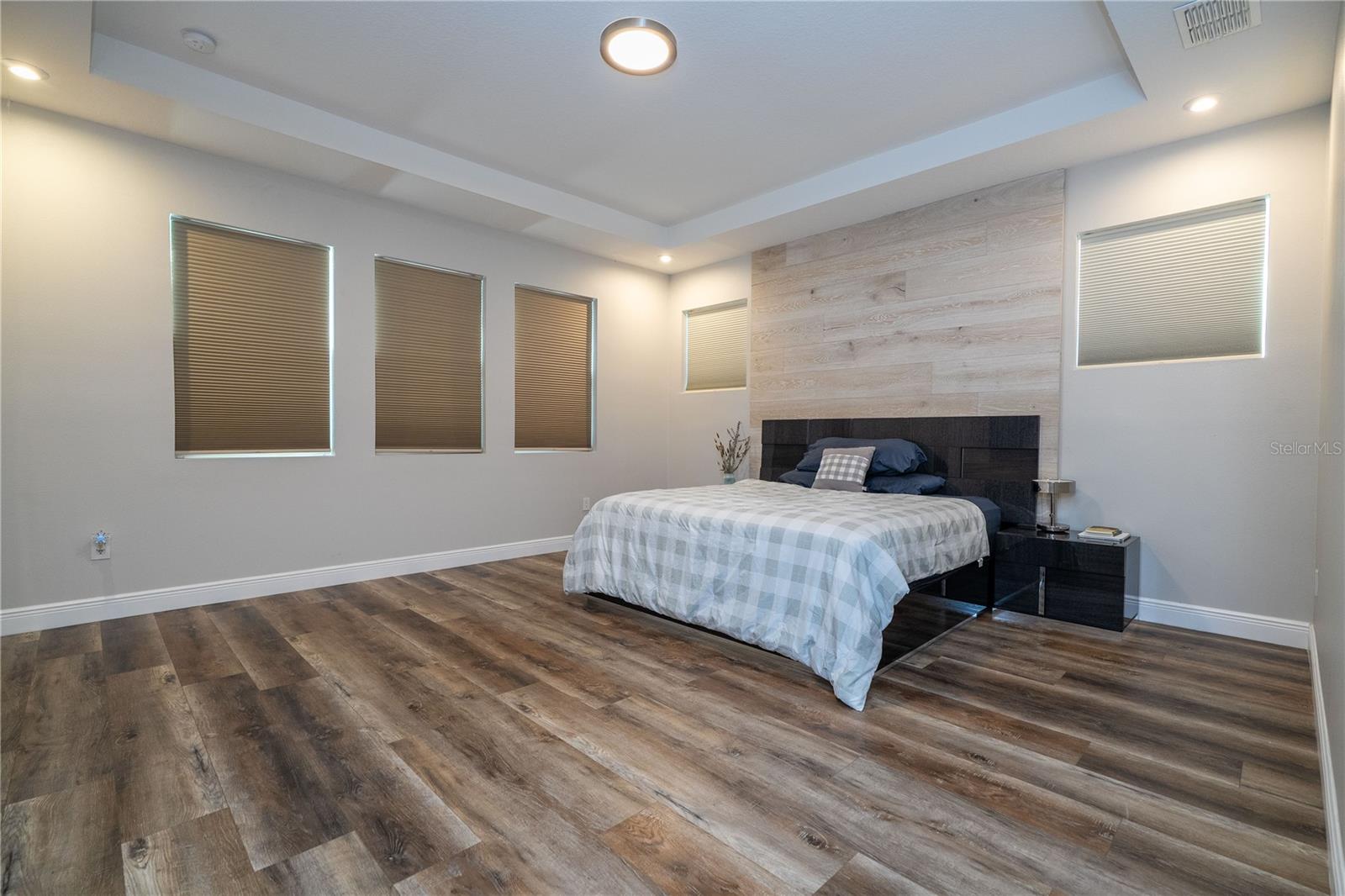 Image 32 of 54 For 16894 Wingspread Loop