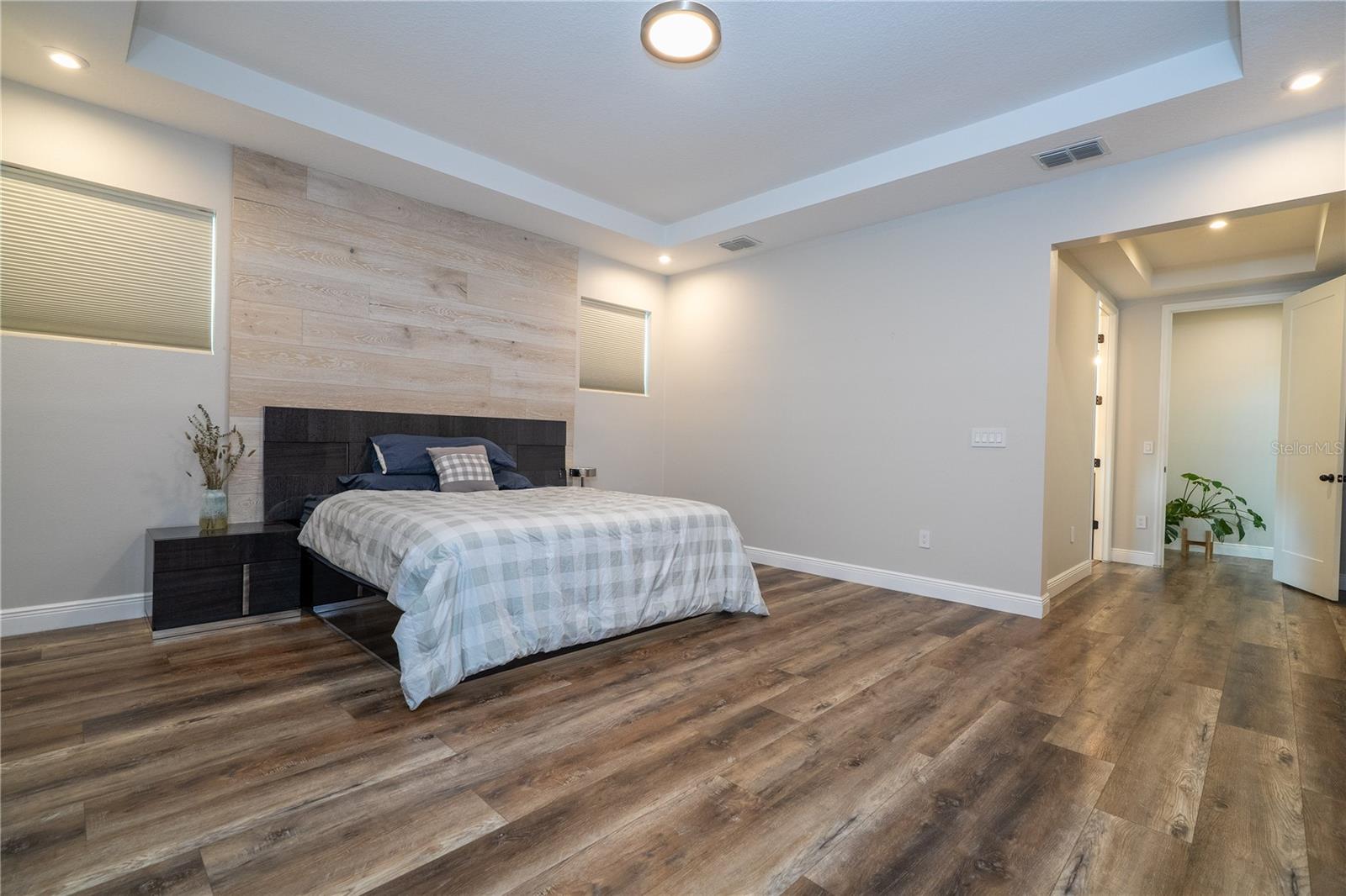 Image 33 of 54 For 16894 Wingspread Loop