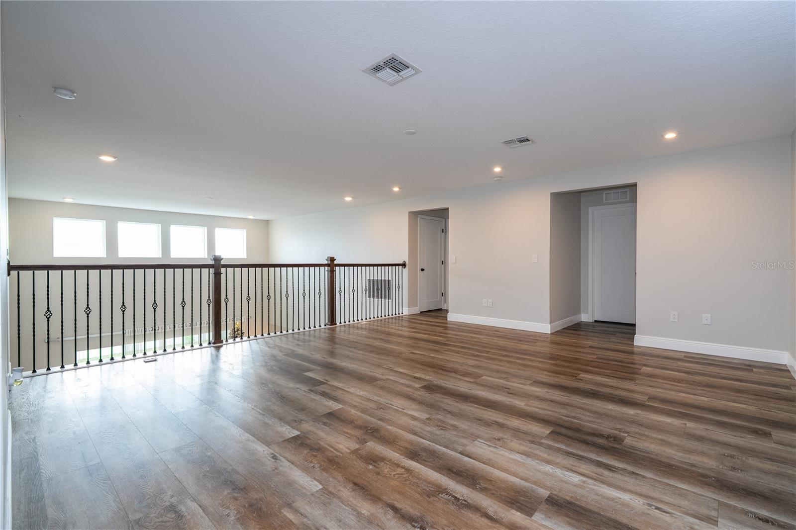 Image 38 of 54 For 16894 Wingspread Loop