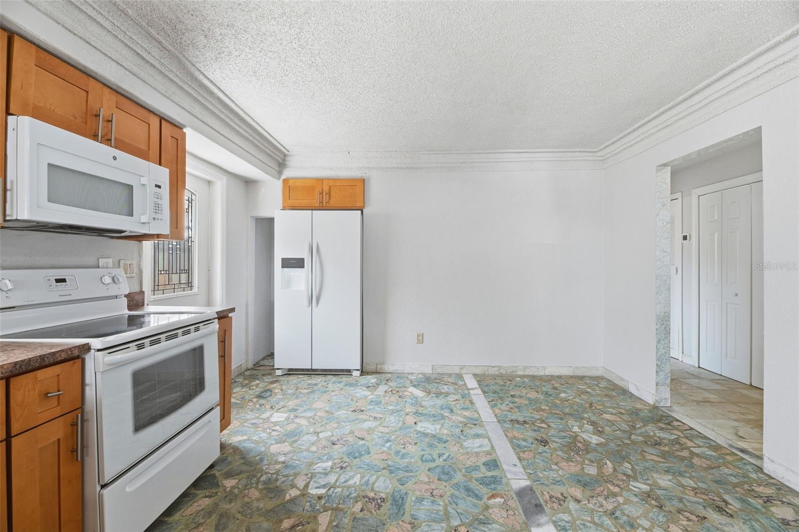 Image 15 of 40 For 5735 Hayes Street