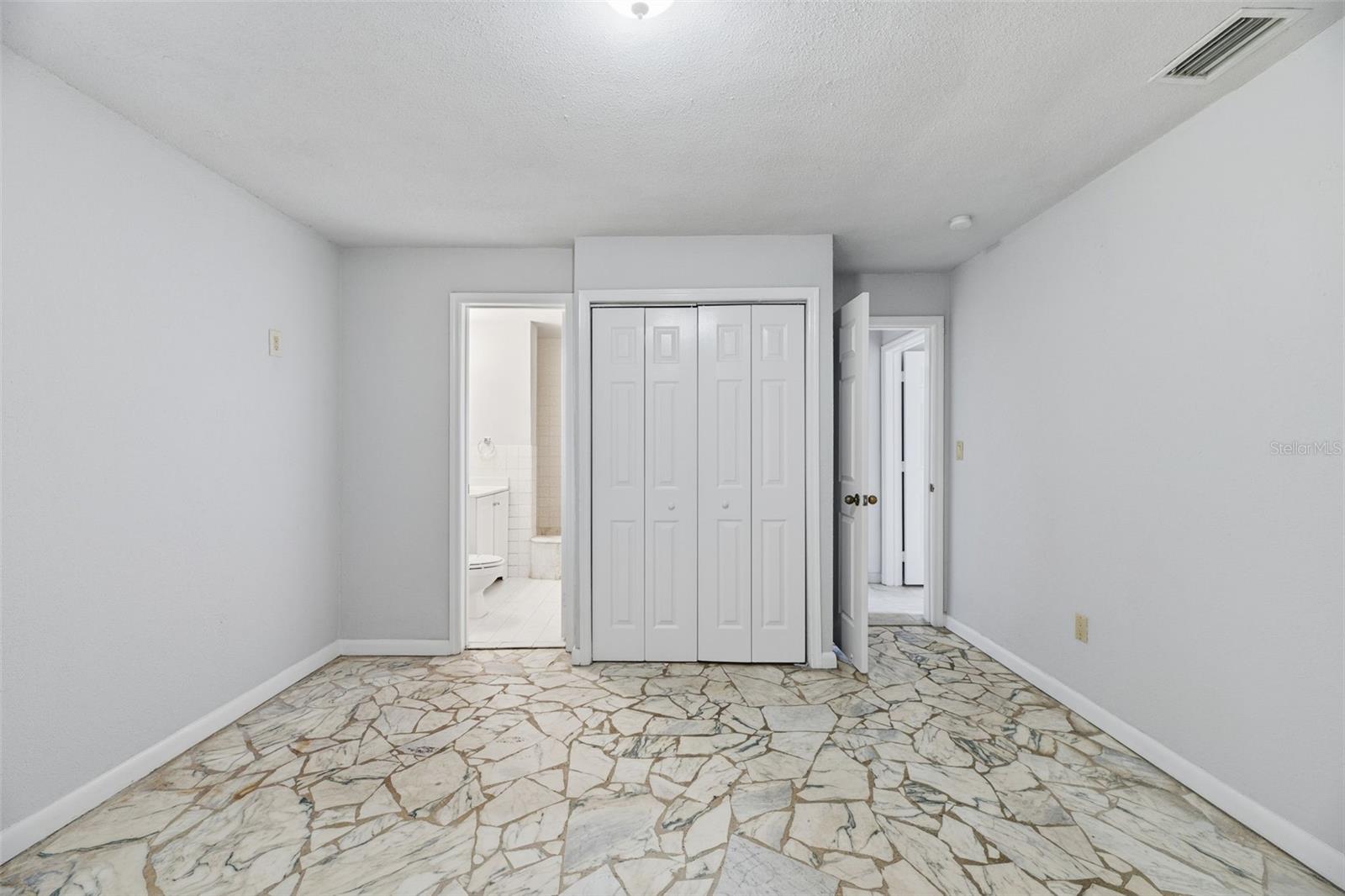 Image 18 of 40 For 5735 Hayes Street