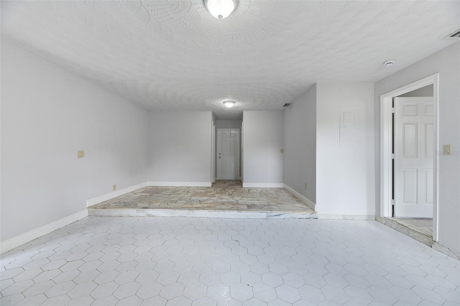 Image 30 of 40 For 5735 Hayes Street