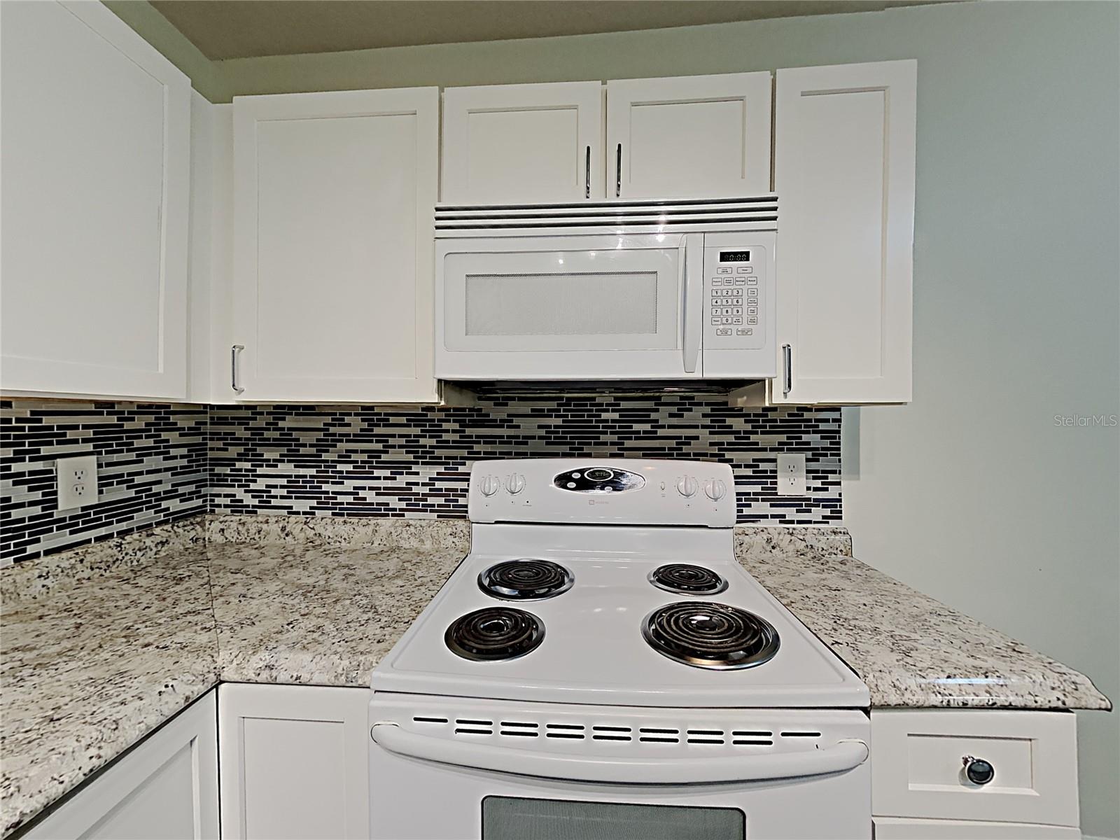 Image 7 of 13 For 613 2nd Street 103