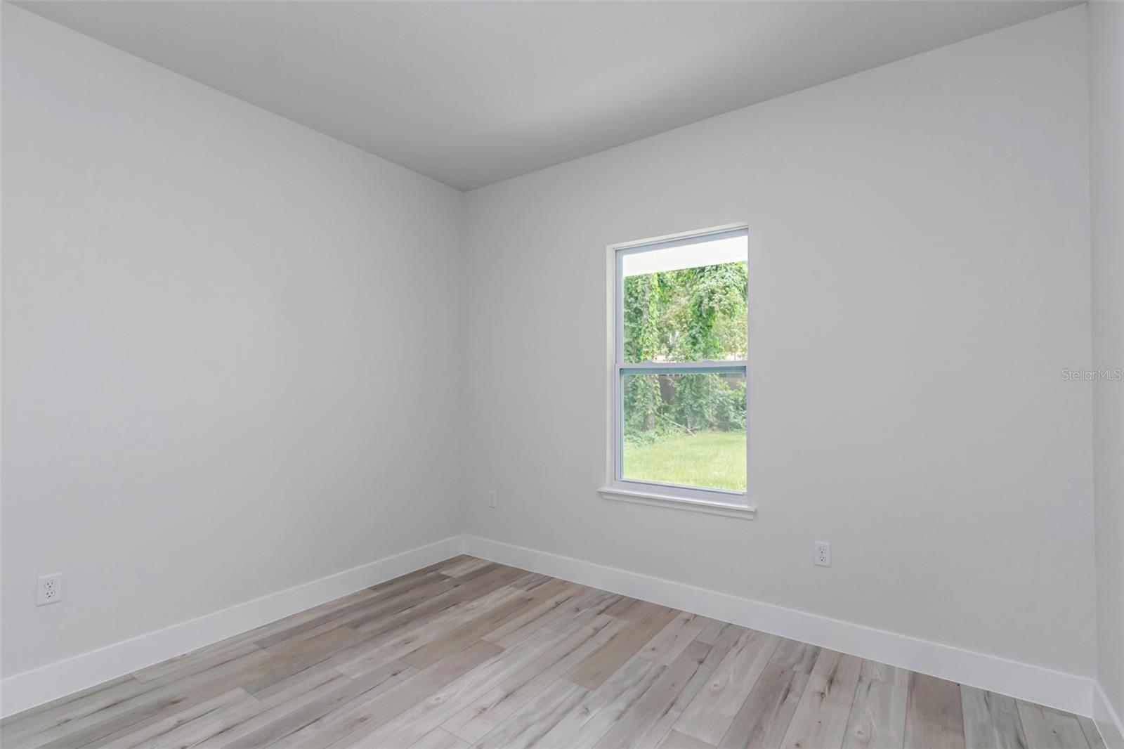 Listing photo id 9 for 7911 Pocono Drive