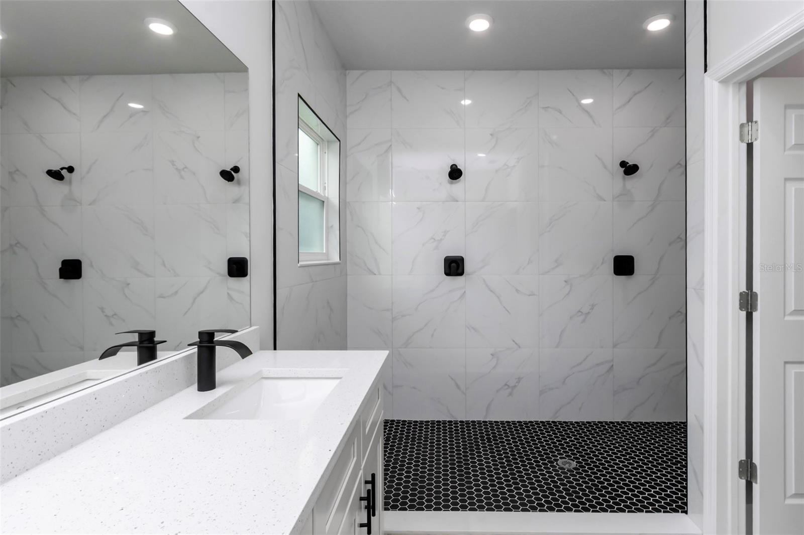 Listing photo id 15 for 7911 Pocono Drive