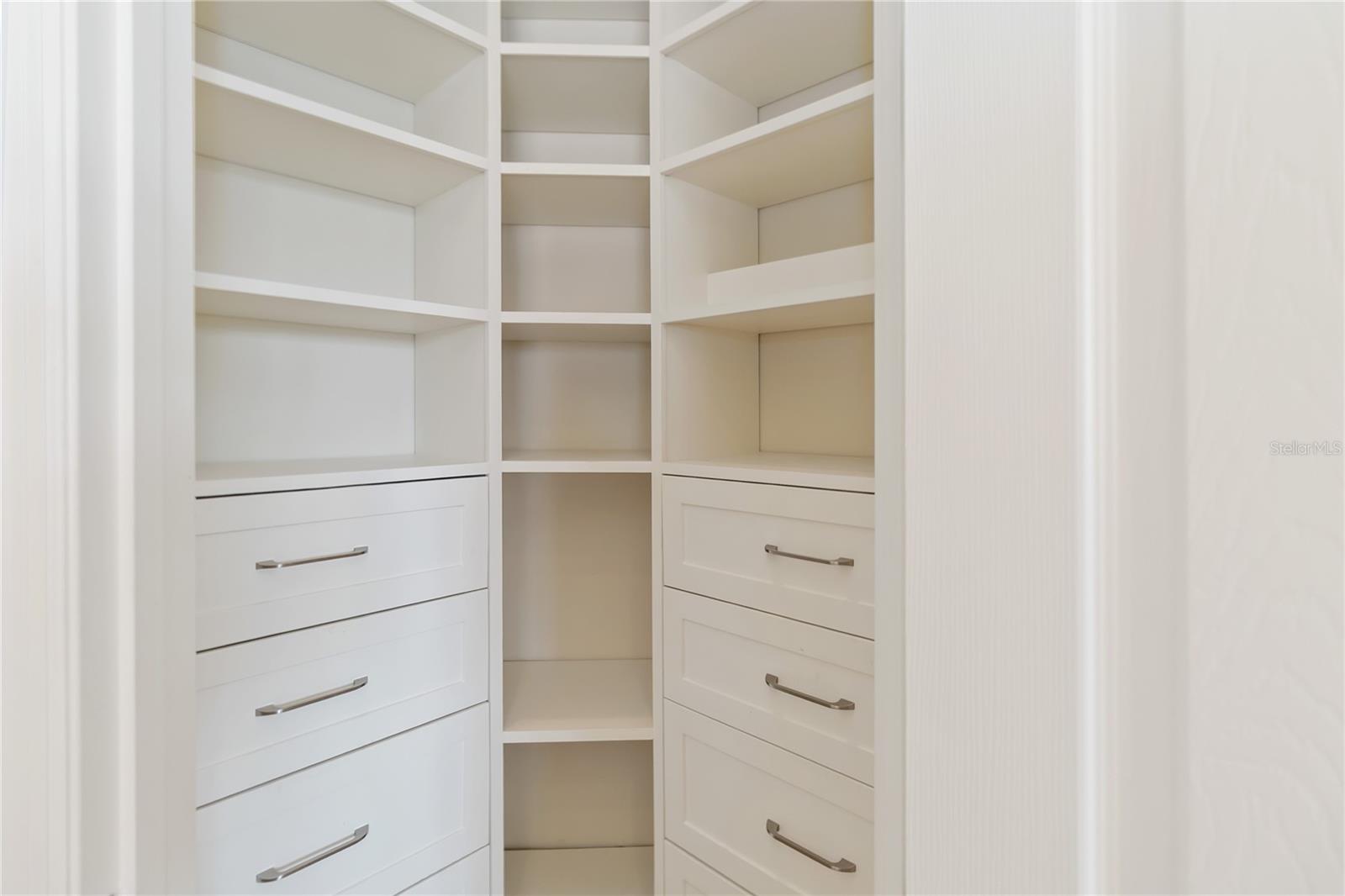 Image 10 of 37 For 6539 Everingham Lane