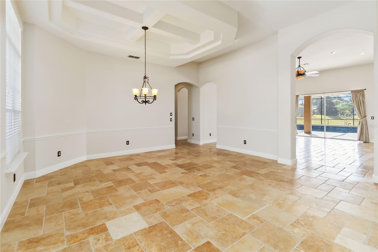 Image 23 of 37 For 6539 Everingham Lane