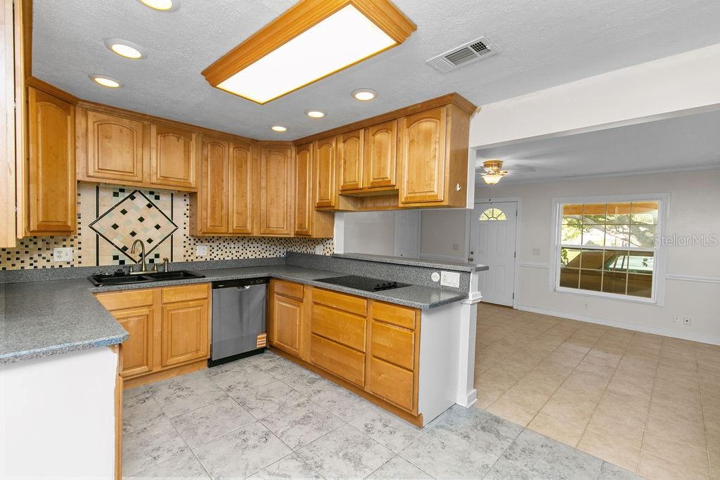 Image 6 of 18 For 3325 Marshall Street