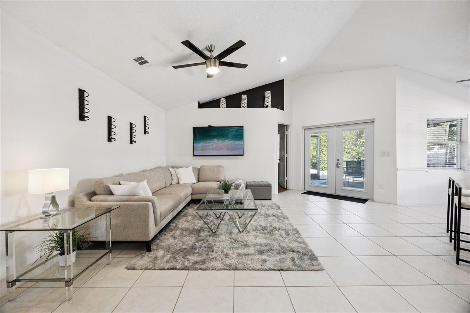 Image 19 of 47 For 1822 Grasmere Drive