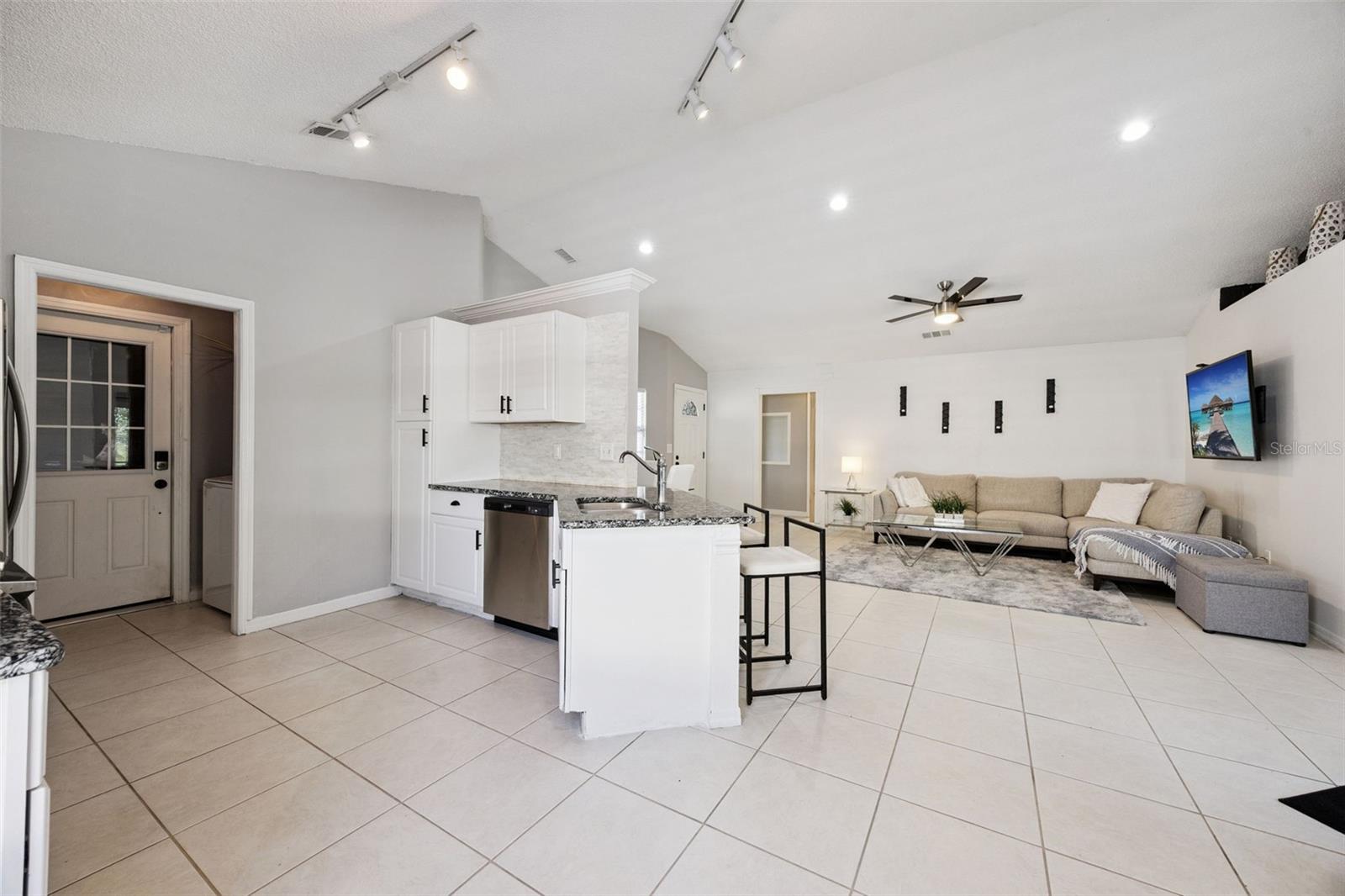 Image 21 of 47 For 1822 Grasmere Drive