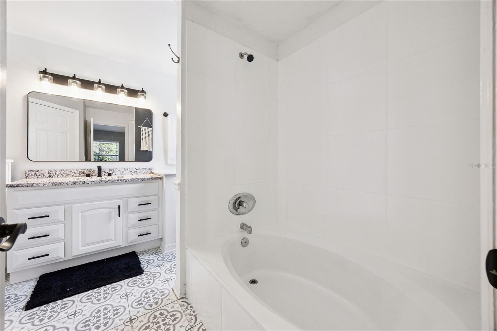 Image 8 of 47 For 1822 Grasmere Drive