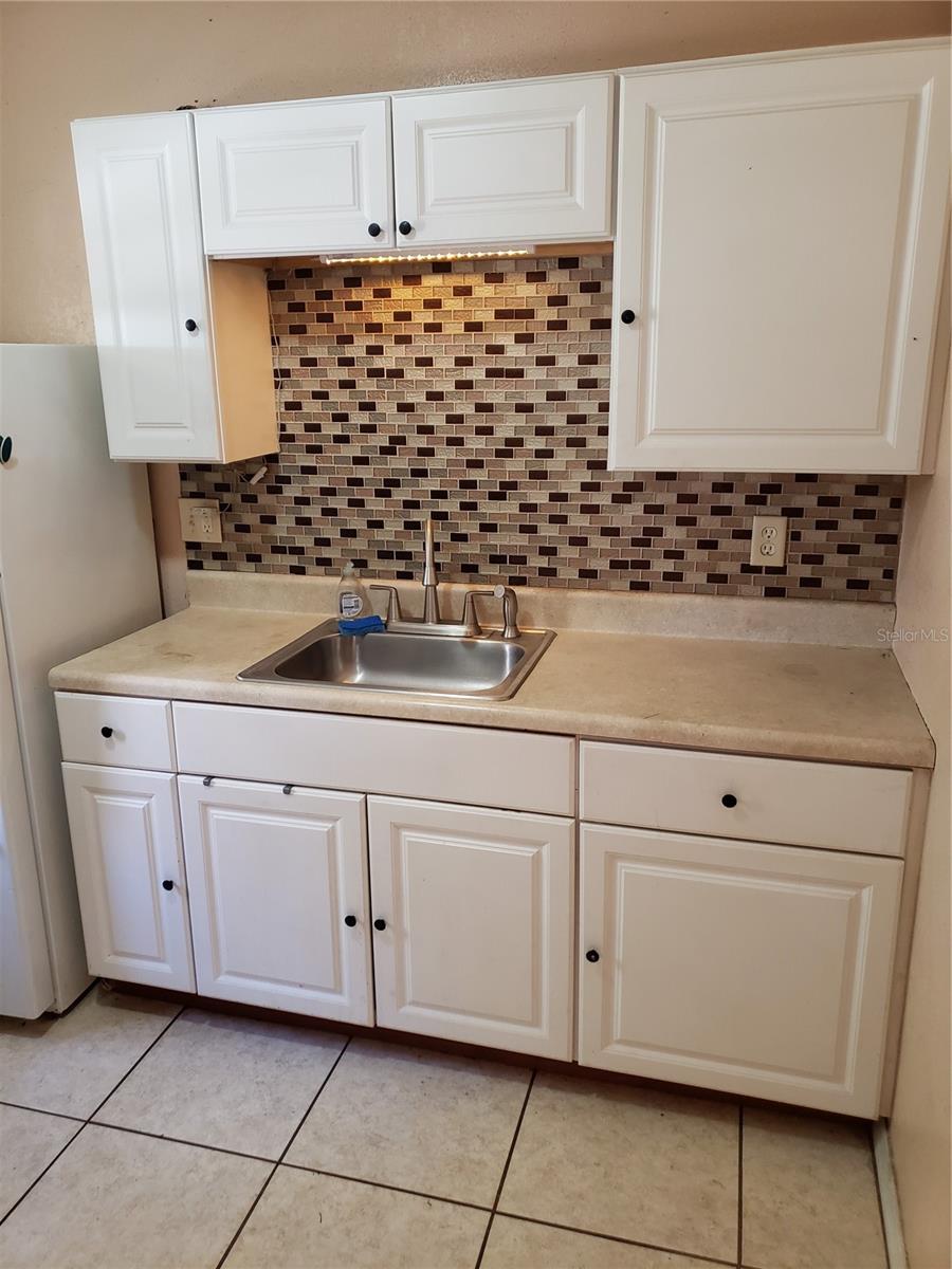 Image 6 of 15 For 637 Harding Street