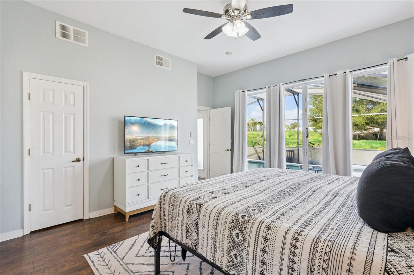 Image 11 of 36 For 369 Vizcay Way