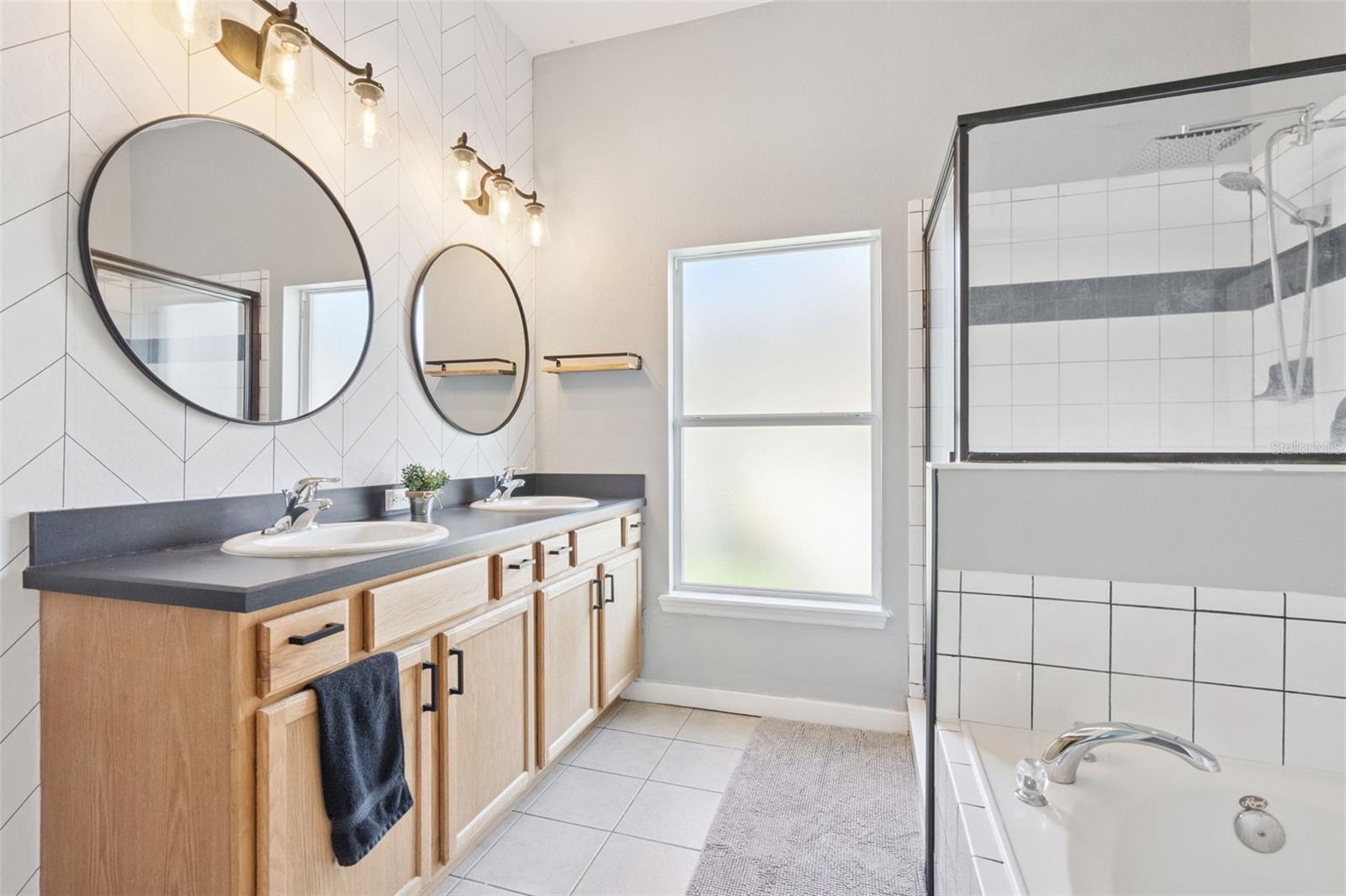 Image 13 of 36 For 369 Vizcay Way